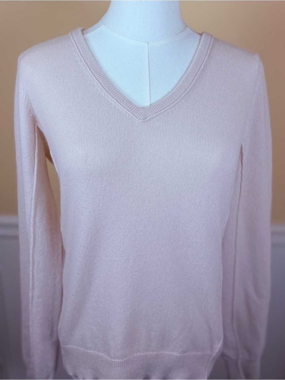 💗 MARGARET O’LEARY 100% CASHMERE BLUSH PINK V-NECK SWEATER SIZE M
